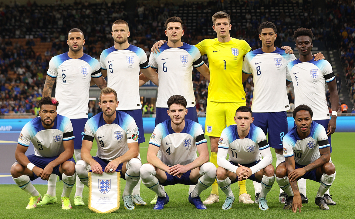 RMC：巴黎大巴被毕包球迷石块袭击，所幸并无人员受伤